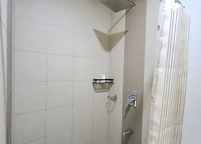 2311bt3 Solinea Unit Near Ayala Center *