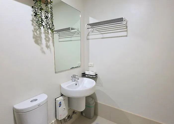 2311bt3 Solinea Unit Near Ayala Center *